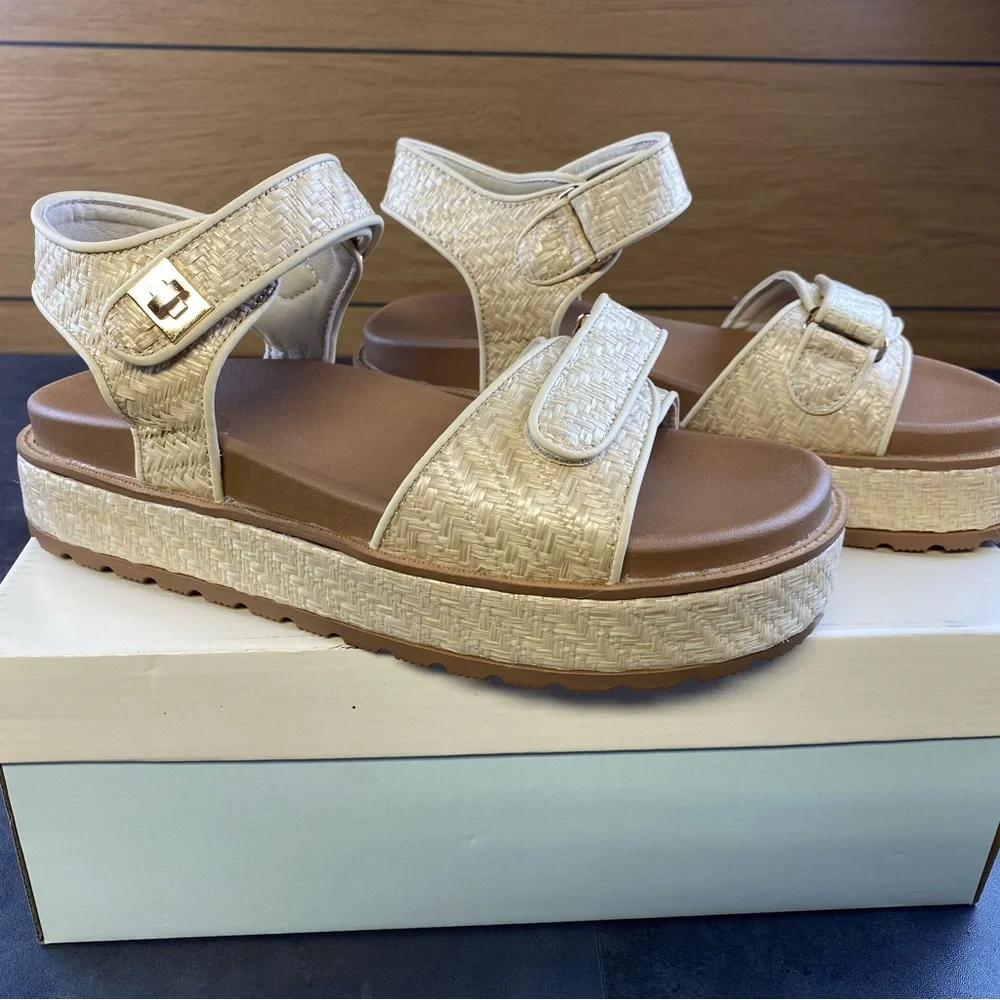 SOS Women’s Platform Natural Beige Platform Sandals size 8.5 NEW